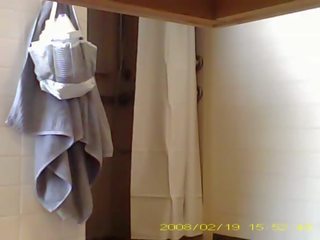 Spionaggio affascinante 19 anno vecchio signorina la doccia in dormitorio bagno